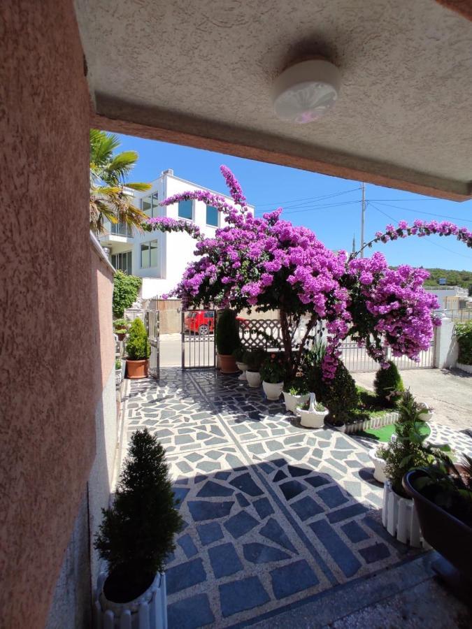 Apartmani Andrijana Ulcinj Exterior photo