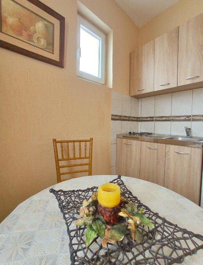 Apartmani Andrijana Ulcinj Exterior photo